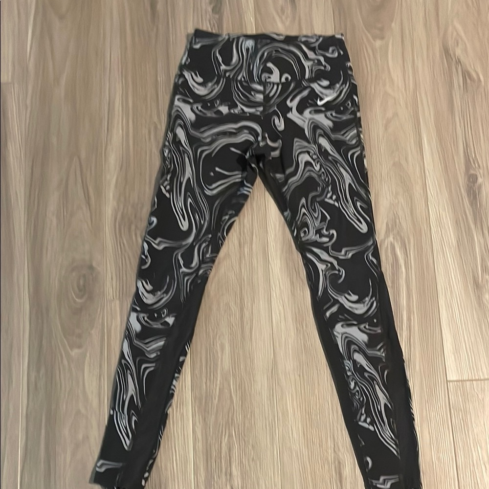Nike Dri-FIT Black and White Leggings